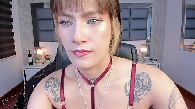 Snapshot of Mrs_Regina_clk chatting on June 13, 4:10 am Mrs Regina clk online show from June 13, 4:10 am