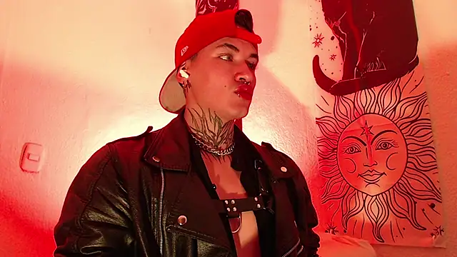 AlecBanne  online show from June 8, 11:27 pm