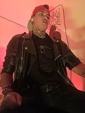 AlecBanne  online show from June 21, 10:34 pm
