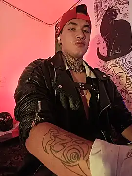 AlecBanne  online show from July 6, 8:55 pm