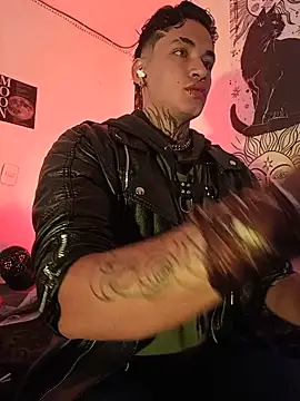 AlecBanne  online show from July 7, 8:57 pm