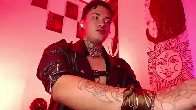 AlecBanne  online show from July 23, 9:24 pm