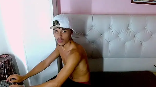 Angel foxc13 online show from June 12, 4:39 pm