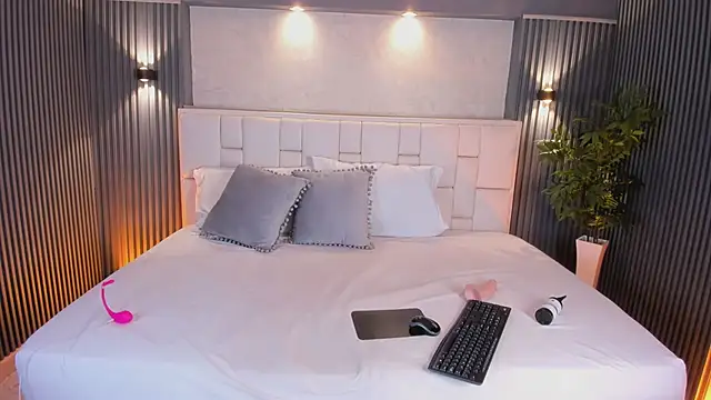 MadisonLema online show from July 2, 4:18 am
