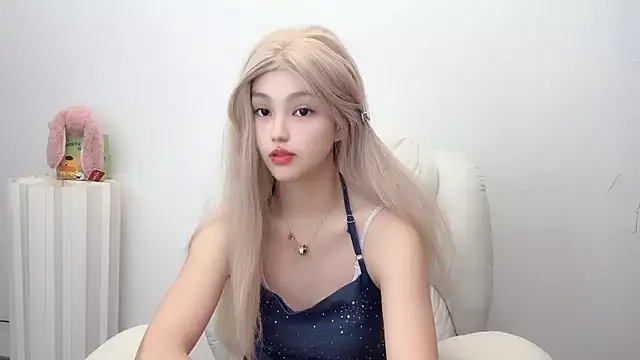 jiangjiang2005 online show from June 7, 4:11 pm