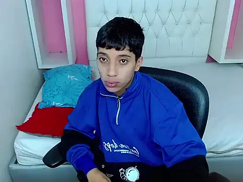 Snapshot of jl_brayan12 chatting on May 23, 3:27 pm jl brayan12 online show from May 23, 3:27 pm