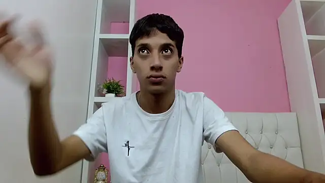 Snapshot of jl_brayan12 chatting on May 27, 8:06 pm jl brayan12 online show from May 27, 8:06 pm