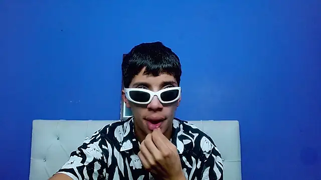 Snapshot of jl_brayan12 chatting on June 4, 6:47 pm jl brayan12 online show from June 4, 6:47 pm
