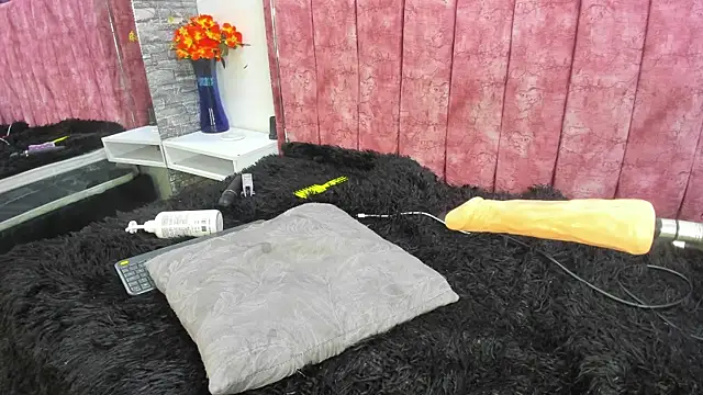 lucy78pretty online show from August 4, 6:49 am