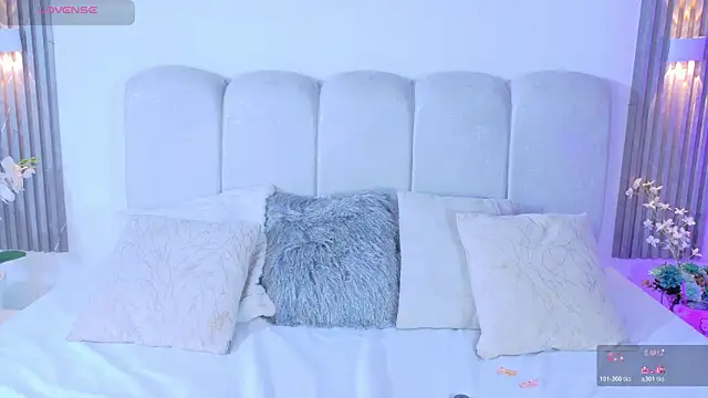 AuroraTaylor1 online show from July 9, 1:09 am