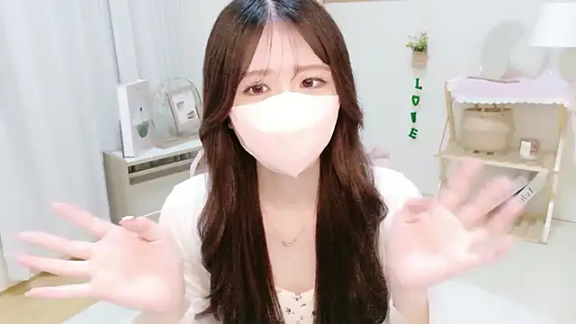 Yuinyaaa online show from July 1, 7:10 am