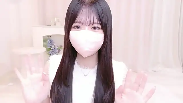 Yuinyaaa online show from July 5, 10:33 am