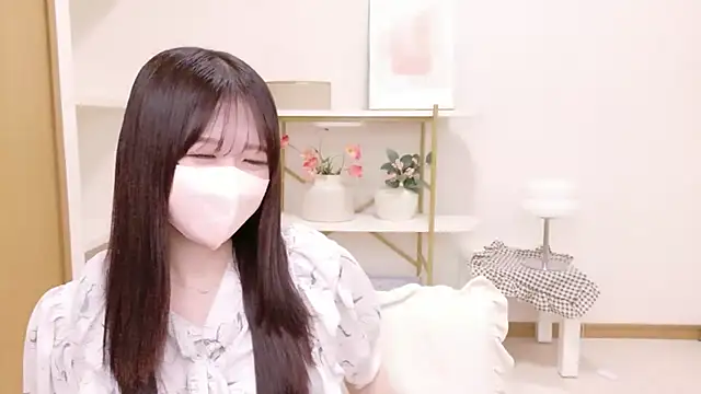 Yuinyaaa online show from July 22, 10:40 am