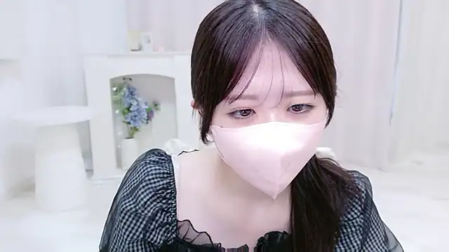 Yuinyaaa online show from July 27, 7:04 am
