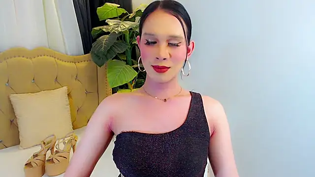 LexiLoreOnTop online show from June 25, 8:19 am