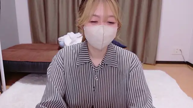 Riona H online show from May 30, 3:36 am