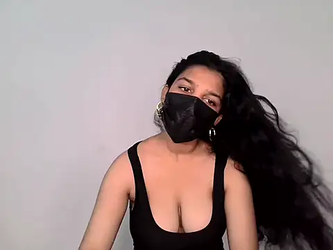 Snapshot of suzan_melly chatting on June 9, 6:36 am suzan melly online show from June 9, 6:36 am