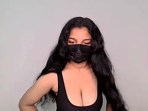 Snapshot of suzan_melly chatting on June 12, 6:23 am suzan melly online show from June 12, 6:23 am