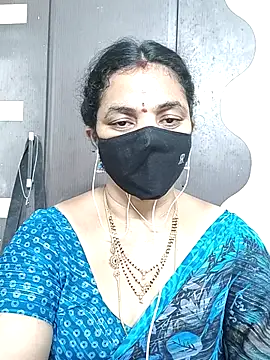 Snapshot of Leela_555 chatting on July 22, 4:59 am Leela 555 online show from July 22, 4:59 am