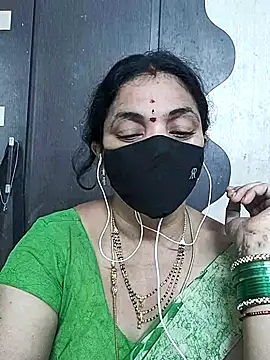 Snapshot of Leela_555 chatting on July 23, 2:31 am Leela 555 online show from July 23, 2:31 am