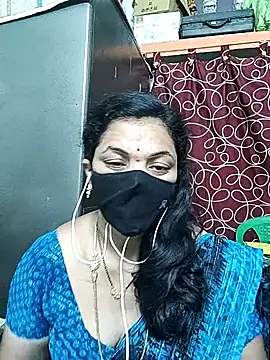 Snapshot of Leela_555 chatting on July 28, 10:09 pm Leela 555 online show from July 28, 10:09 pm