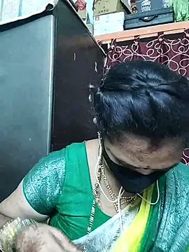 Snapshot of Leela_555 chatting on July 29, 10:46 am Leela 555 online show from July 29, 10:46 am
