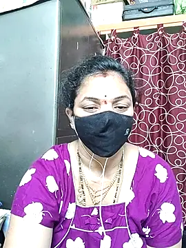 Snapshot of Leela_555 chatting on July 29, 11:47 pm Leela 555 online show from July 29, 11:47 pm