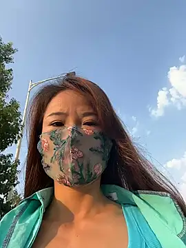 kiss loo online show from July 24, 11:25 pm