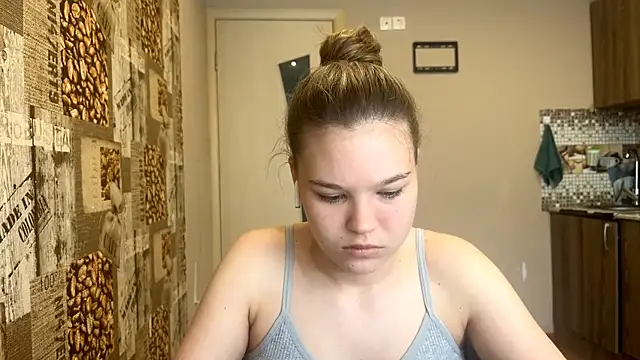 Snapshot of HellyRay chatting on June 2, 1:24 pm HellyRay online show from June 2, 1:24 pm