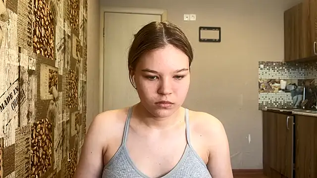 Snapshot of HellyRay chatting on June 4, 1:06 pm HellyRay online show from June 4, 1:06 pm