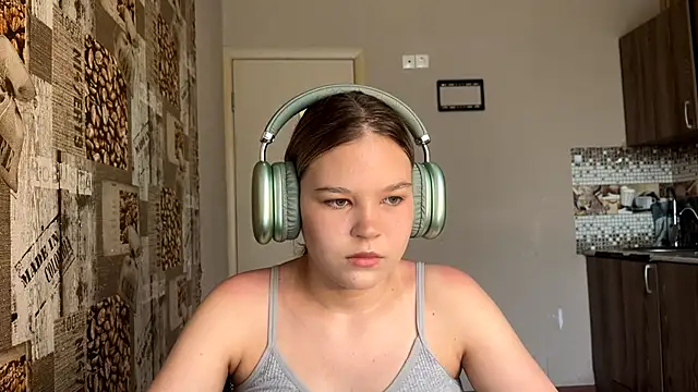 HellyRay online show from June 18, 2:54 pm