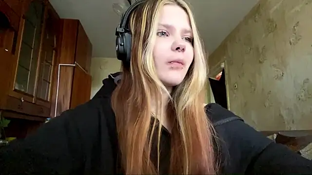 Snapshot of SusanaLeichty chatting on May 24, 8:41 am SusanaLeichty online show from May 24, 8:41 am