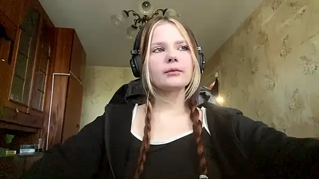 Snapshot of SusanaLeichty chatting on May 27, 7:16 am SusanaLeichty online show from May 27, 7:16 am