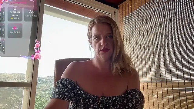 Sexy Nicolette Dutch online show from July 11, 7:44 am