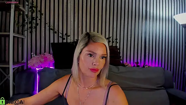 Snapshot of Betty_Brock chatting on June 13, 1:14 am Betty Brock online show from June 13, 1:14 am