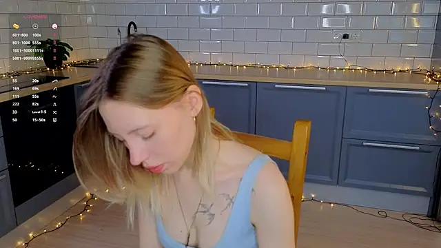 Snapshot of BlondeKelly chatting on May 23, 3:38 pm BlondeKelly online show from May 23, 3:38 pm
