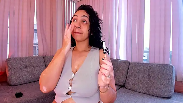 jade chers online show from July 25, 3:09 pm