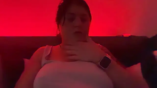 Snapshot of LucyLou31 chatting on June 15, 7:38 pm LucyLou31 online show from June 15, 7:38 pm