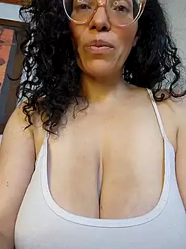 LUCI LOVE online show from December 18, 5:52 pm