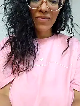 LUCI LOVE online show from January 25, 3:09 pm