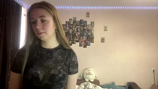 KrystalCarabine online show from May 31, 3:36 am