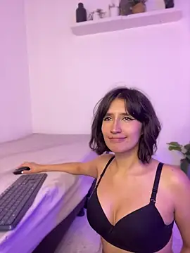 Snapshot of Frrancesca_ chatting on June 12, 3:49 am Frrancesca online show from June 12, 3:49 am