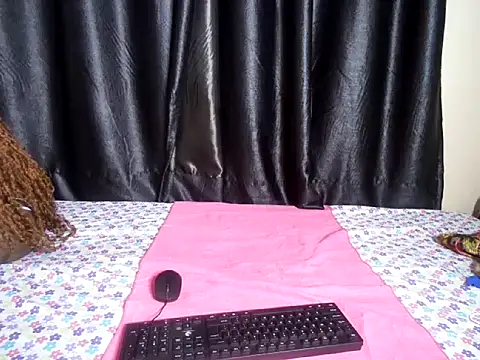 doll prettie online show from July 7, 6:47 am