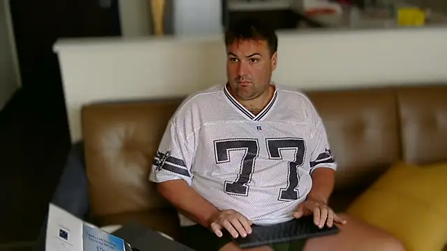 ChubbyGayBigFeet online show from June 11, 1:09 pm