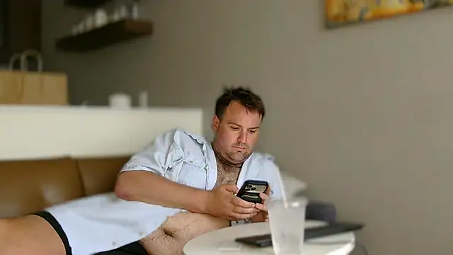ChubbyGayBigFeet online show from June 12, 5:56 pm