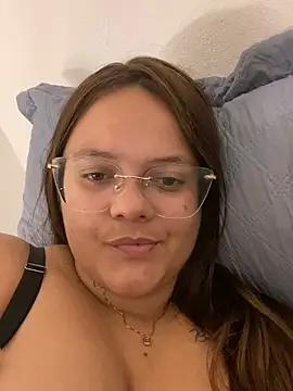 Laryssinha 69 online show from June 20, 4:15 am