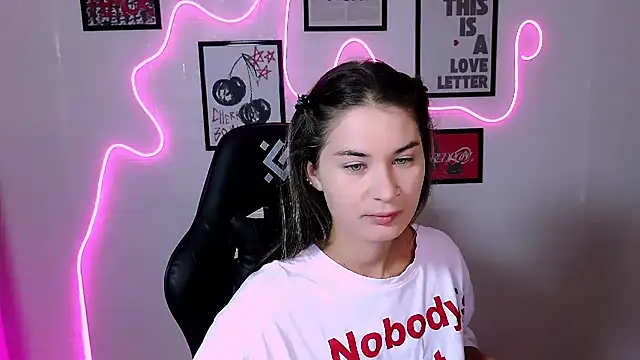 Snapshot of AlisaFrost chatting on May 27, 8:50 pm AlisaFrost online show from May 27, 8:50 pm