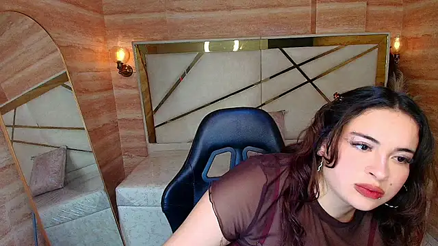 Kiara Moon r online show from July 11, 3:09 am
