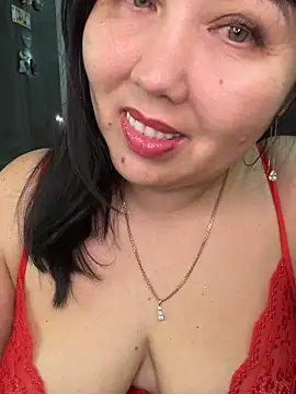 Snapshot of Love__beby chatting on June 4, 6:47 pm Love beby online show from June 4, 6:47 pm