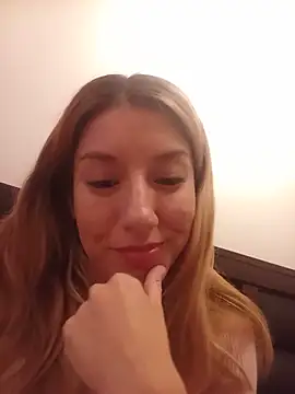 Snapshot of Lili_Valkova chatting on June 5, 3:35 am Lili Valkova online show from June 5, 3:35 am